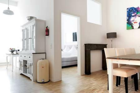 Sc 02 By Rockchair L Superhost Status L 4 Bedrooms Boxspringbeds 2 Bathrooms Balcony Elevator - Cozy Family & Business Flair Welcomes You! Berlim