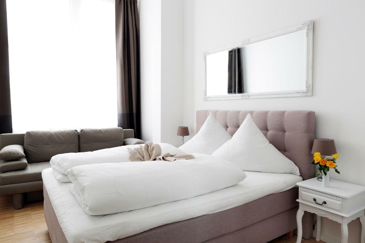 Sc 02 By Rockchair L Superhost Status L 4 Bedrooms Boxspringbeds 2 Bathrooms Balcony Elevator - Cozy Family & Business Flair Welcomes You! Apartamento Berlim